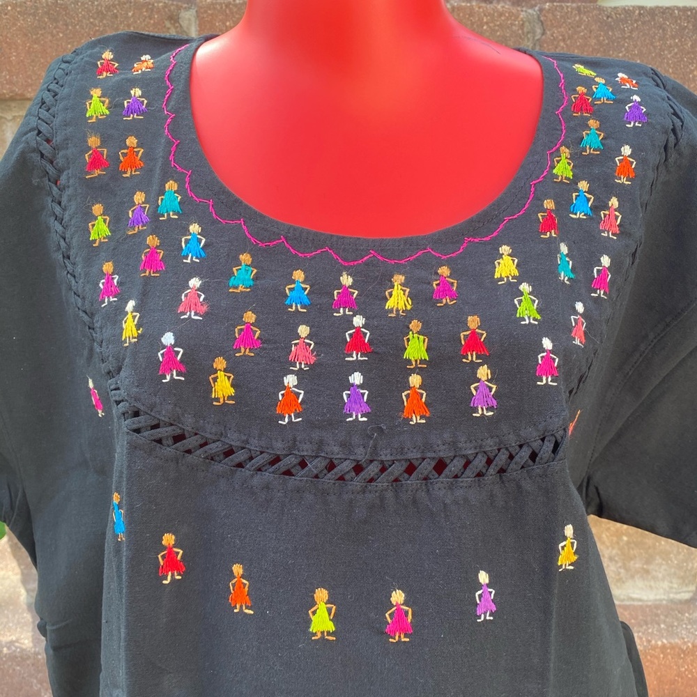 NWT  Artisanal Embroidered blouse.